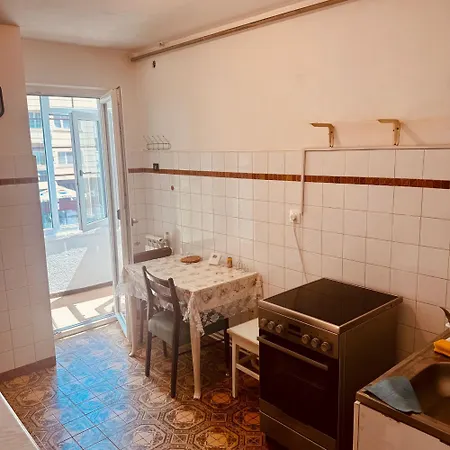 Apartment 2 2 Bedrooms 4 Persoane *